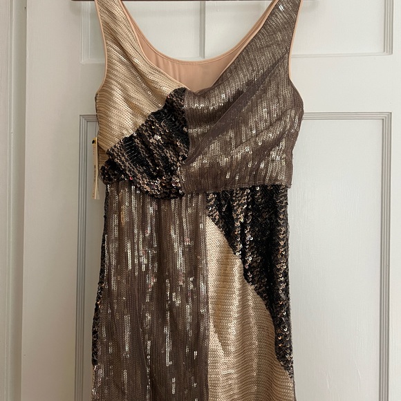 Alice + Olivia Sequin Small Dress Gold & Black.Never been worn! New with tags! - Picture 4 of 5